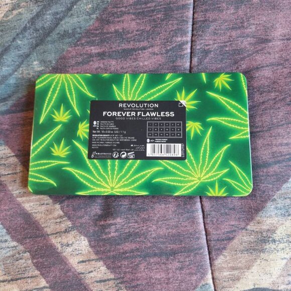 💚 Revolution Palette Duo — Chilled + Good Vibes Only - Picture 10 of 13